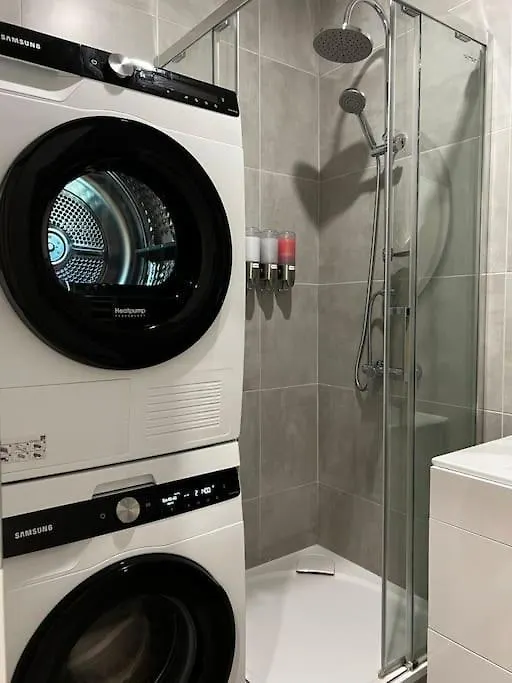 Two Apartments, Free Parking, Close To The Center Praha