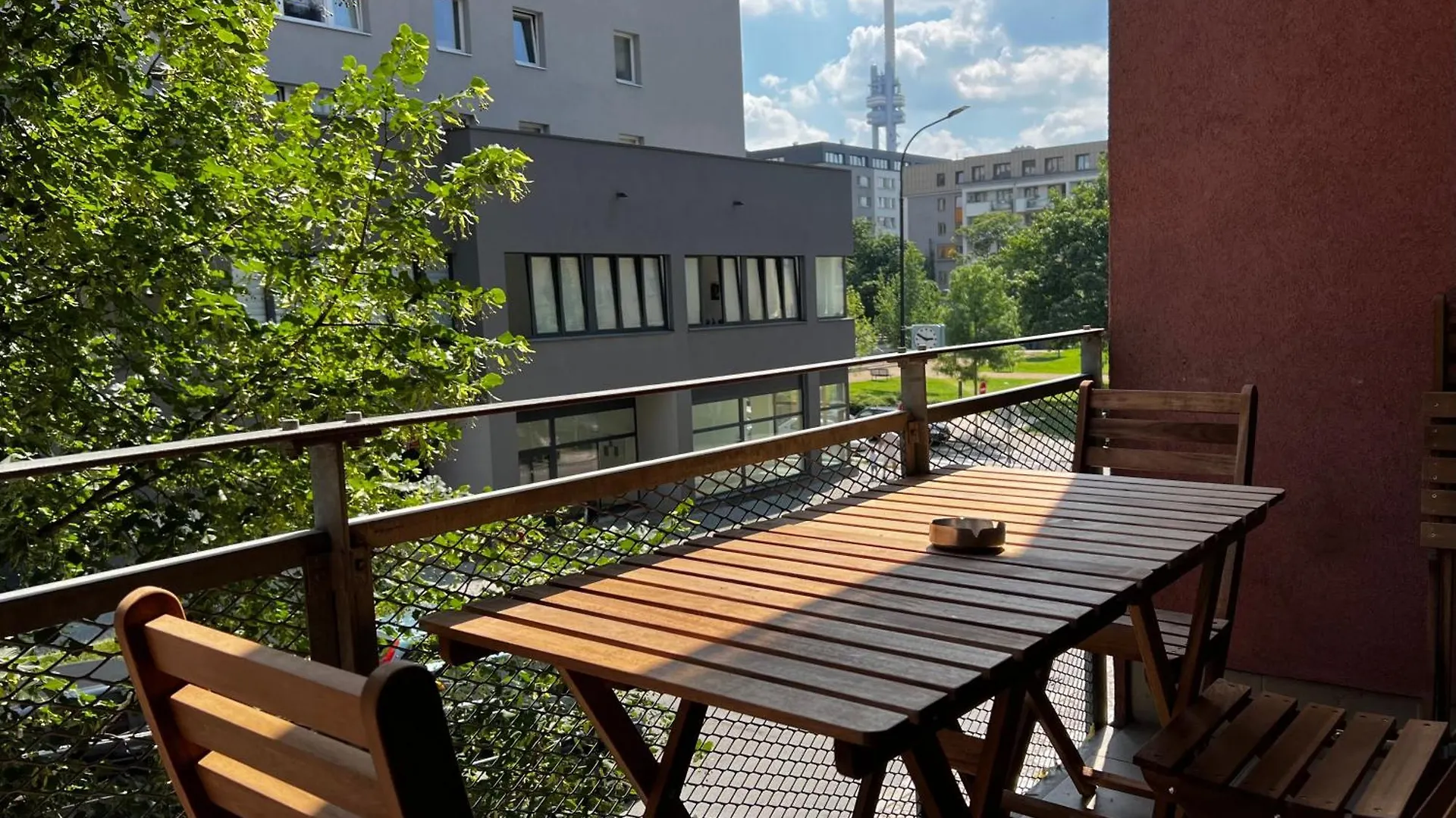 Two Apartments, Free Parking, Close To The Center Praha